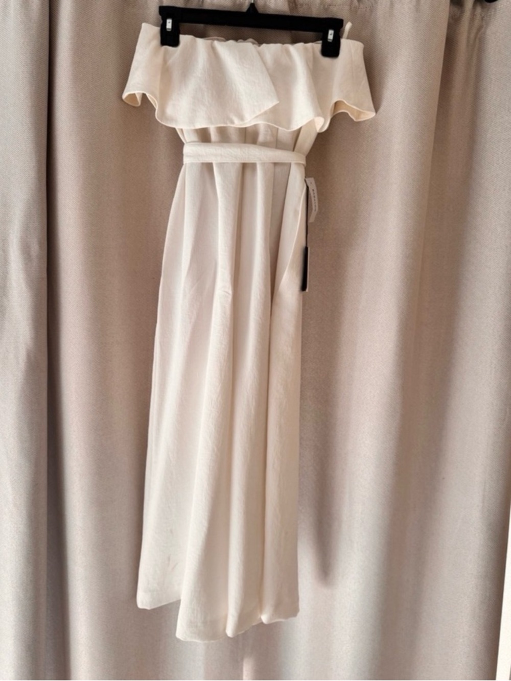 Aritzia Babaton White Off Shoulder Jumpsuit Wide Leg Size 0 NWT - Picture 7 of 10